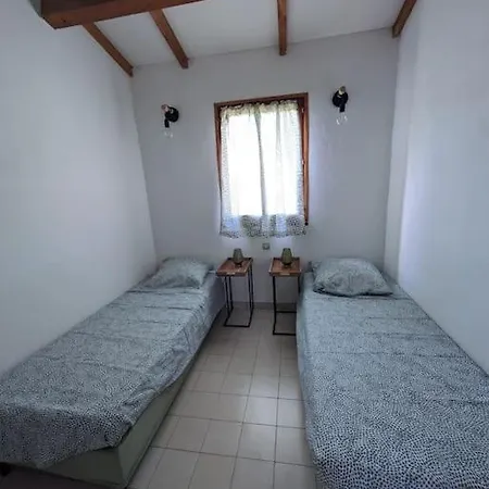 Petite Maison Terrasse Privee St Martin D'ardeche * Saint-Martin-dʼArdèche